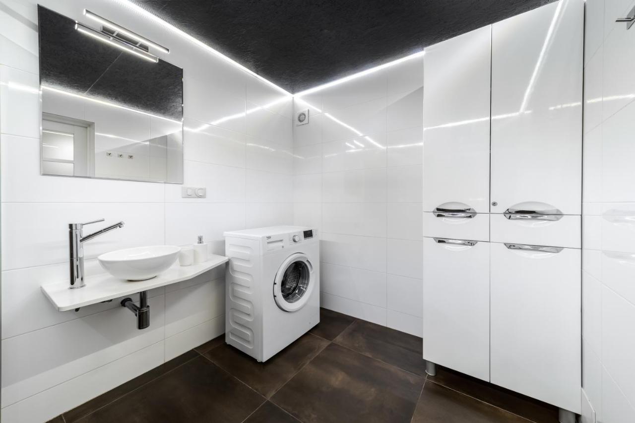 Inshiapartments On Grigorenko'S Square Лвив Екстериор снимка